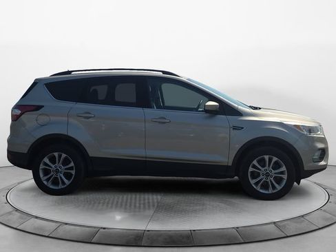 Used 2018 Ford Escape SE FWD image 6