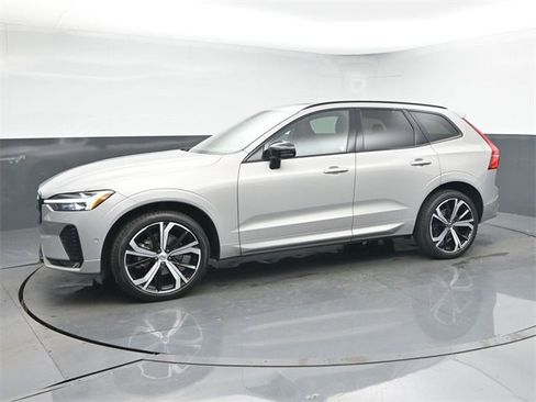 Used 2023 Volvo XC60 B5 Ultimate w/ Climate Package image 4