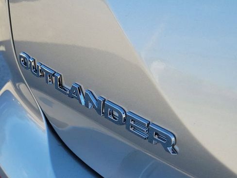 New 2026 Mitsubishi Outlander ES AWD/4WD image 9