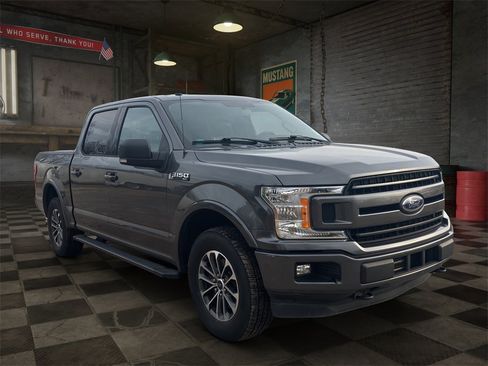 Certified 2018 Ford F150 XLT w/ Equipment Group 302A Luxury image 27