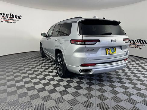 Used 2023 Jeep Grand Cherokee L Overland w/ Trailer Tow Group (B) image 8