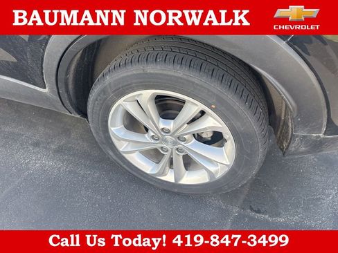 Used 2023 Buick Encore GX Preferred FWD image 9