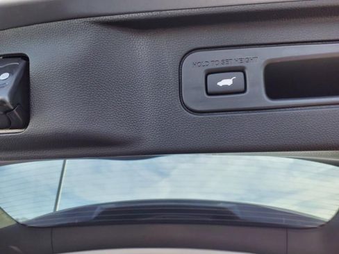 Used 2025 Honda Pilot TrailSport image 7