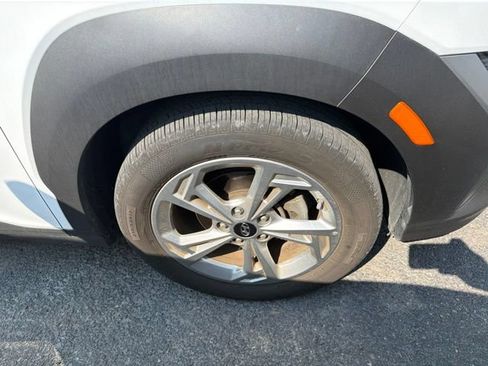 Used 2023 Hyundai Kona SEL FWD image 7