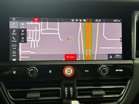 Certified 2026 Porsche Macan AWD/4WD image 30