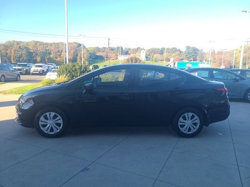 Used 2020 Nissan Versa S image 4