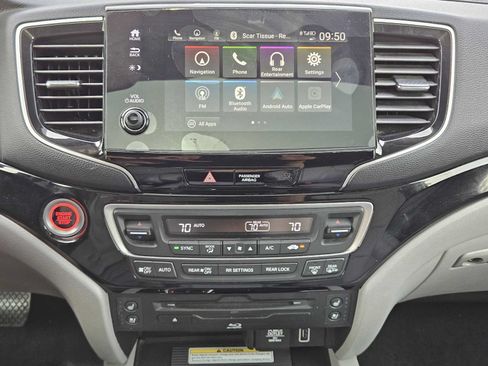 Used 2019 Honda Pilot Elite image 17