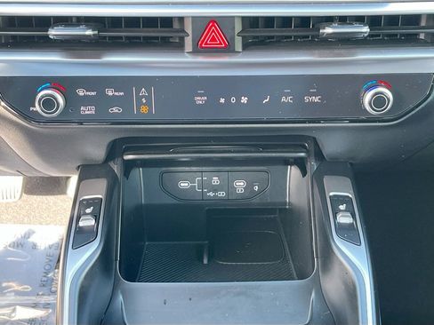 Certified 2025 Kia Sorento EX w/ EX Panoramic Sunroof Package image 15