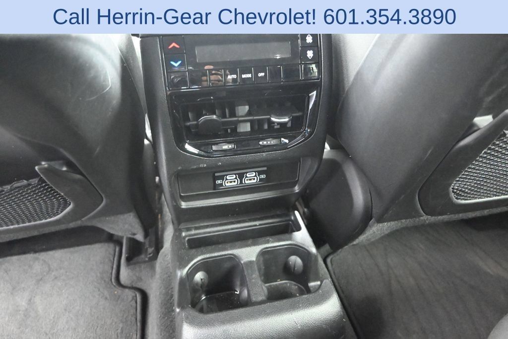 Used 2023 Jeep Grand Cherokee L Laredo RWD image 18