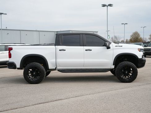 Used 2026 Chevrolet Silverado 1500 ZR2 w/ Dark Appearance Package AWD/4WD image 7