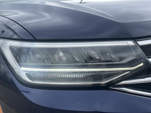 Certified 2023 Volkswagen Tiguan SE w/ Panoramic Sunroof Package image 6