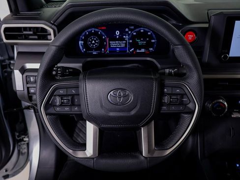 Used 2025 Toyota Tacoma TRD Off-Road image 9