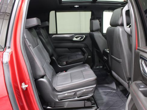 Used 2024 Chevrolet Suburban RST w/ Luxury Package AWD/4WD image 27