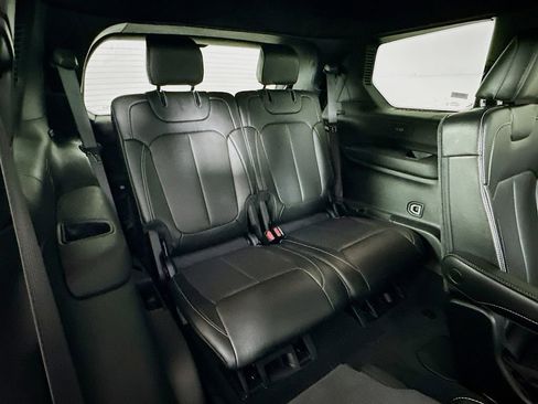 Certified 2024 Jeep Grand Cherokee L Limited w/ Luxury Tech Group II image 40