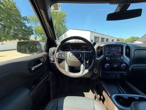 Used 2021 GMC Sierra 1500 Denali AWD/4WD image 2