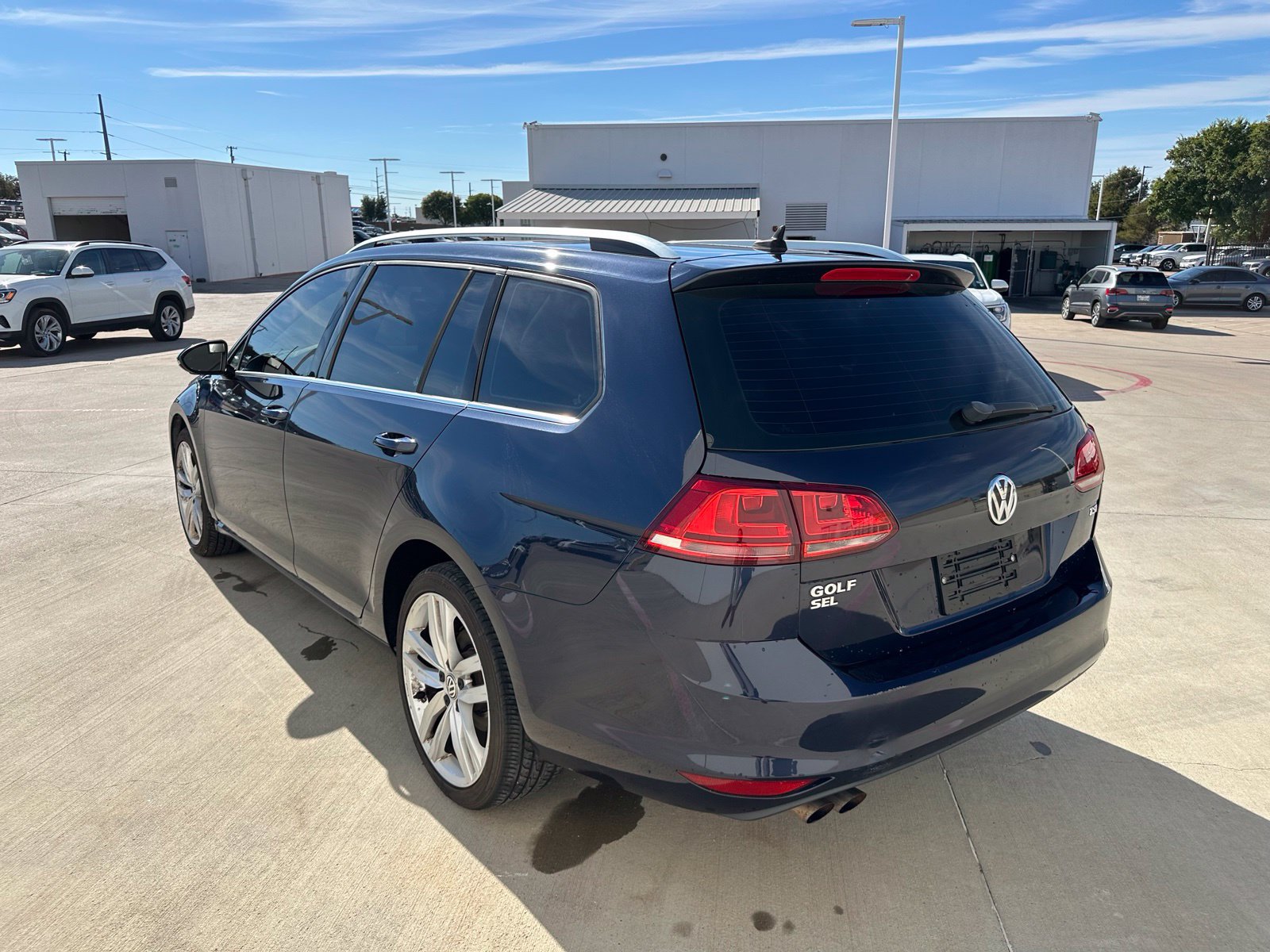 Used 2017 Volkswagen Golf SEL FWD image 5