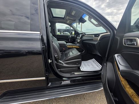 Used 2017 GMC Yukon Denali w/ Open Road Package AWD/4WD image 12