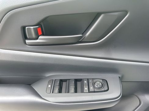 Used 2025 Toyota Prius LE image 25