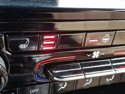 Certified 2023 Jeep Grand Cherokee Limited image 24