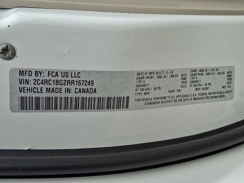 Used 2024 Chrysler Pacifica Touring-L image 29