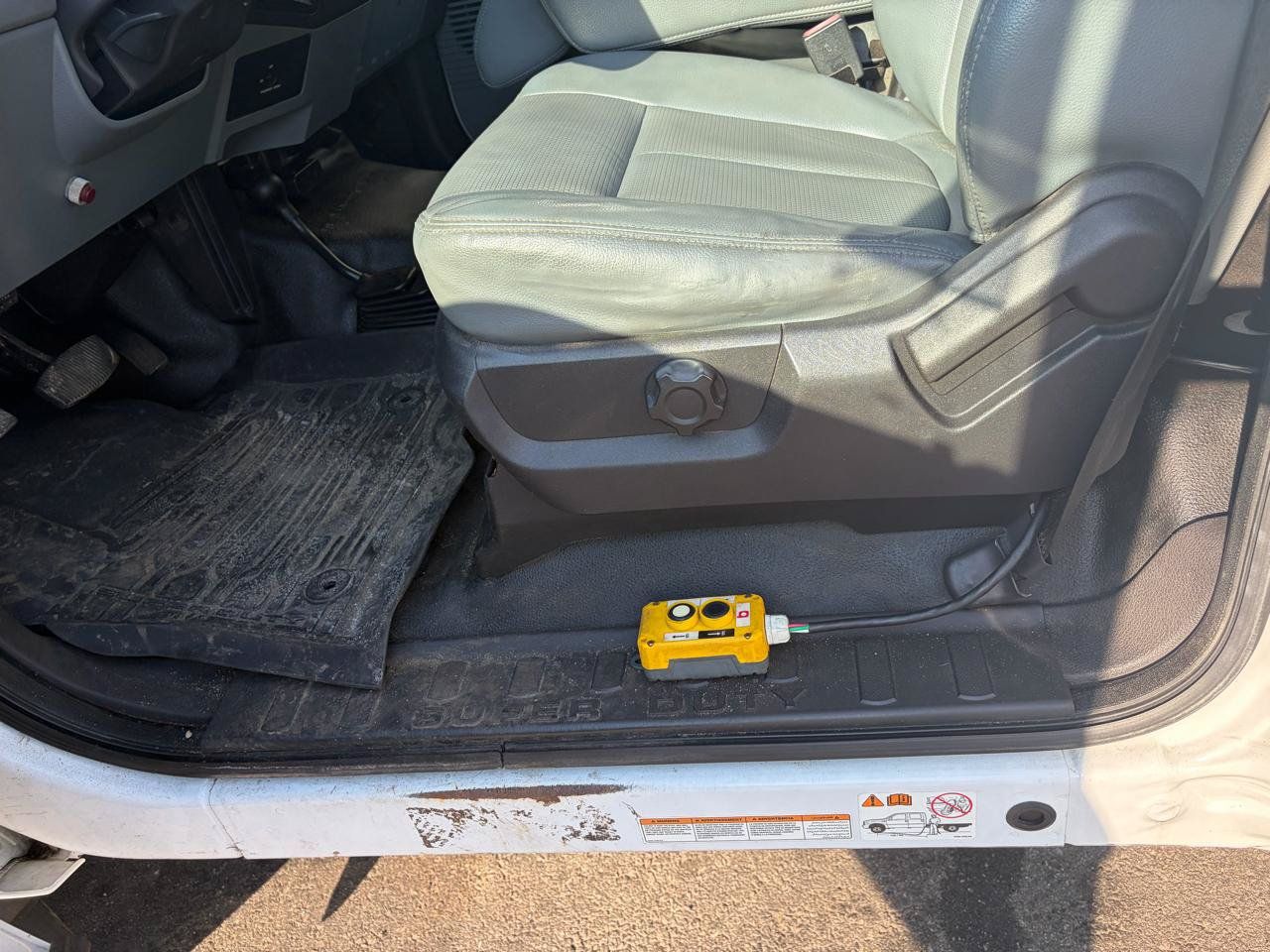 Used 2015 Ford F550 4x4 Regular Cab Super Duty image 20