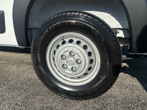 New 2025 RAM ProMaster 2500 w/ Convenience Group image 9