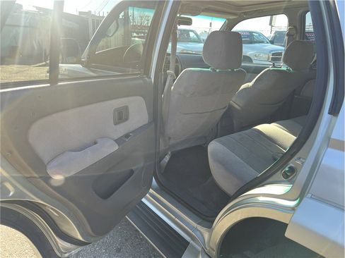 Used 2001 Toyota 4Runner SR5 image 9
