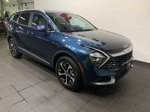 Used 2023 Kia Sportage EX image 2