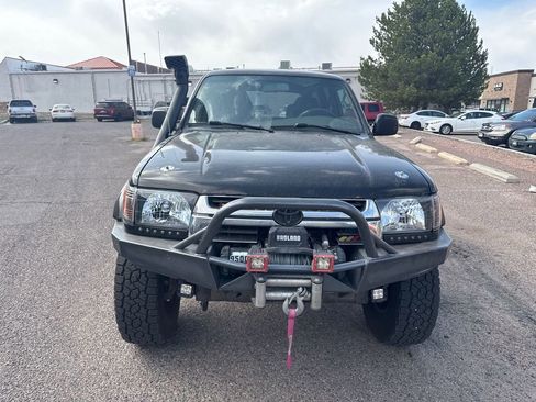 Used 2002 Toyota 4Runner SR5 AWD/4WD image 2