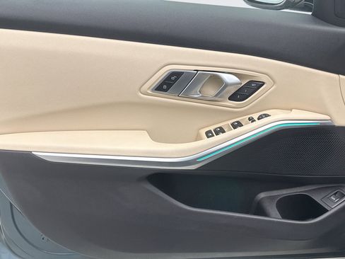 Used 2021 BMW 330i xDrive Sedan w/ Convenience Package image 9