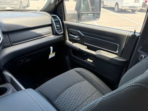 New 2026 RAM 2500 Big Horn AWD/4WD image 33