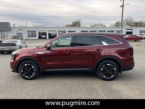 Used 2025 Kia Sorento S w/ Panoramic Sunroof Package image 4