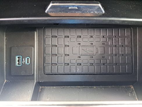 Used 2024 Ford Expedition Max XLT image 28