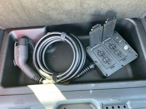 Used 2025 Jeep Wrangler Unlimited Sport S 4xe AWD/4WD image 17