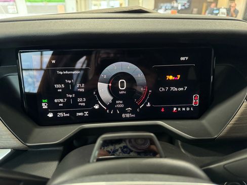 Used 2025 GMC Acadia Denali w/ Super Cruise Package AWD/4WD image 25