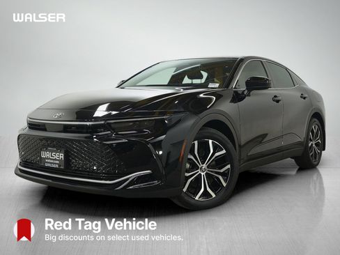 Used 2025 Toyota Crown XLE image 1