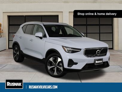 Certified 2025 Volvo XC40 B5 Core w/ Climate Package