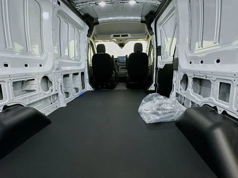 New 2026 Ford Transit 250 148 Medium Roof Extended AWD image 22