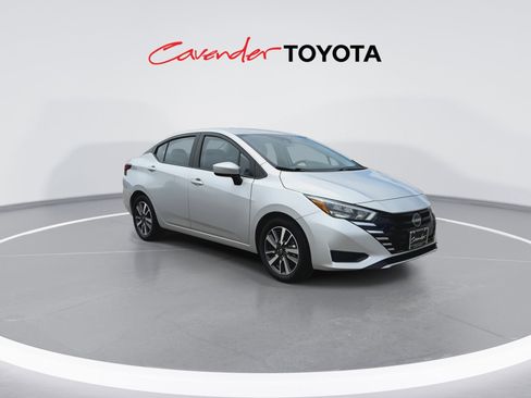 Used 2025 Nissan Versa SV FWD image 2