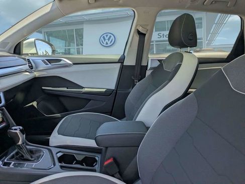 New 2026 Volkswagen Taos SE FWD image 21