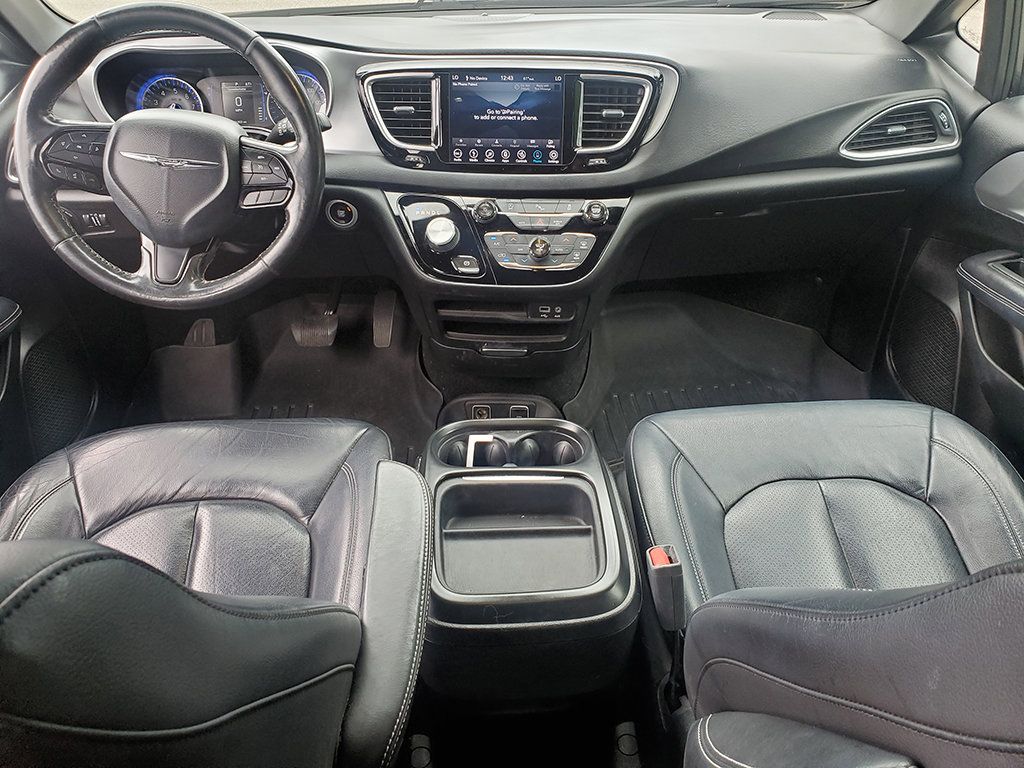 Used 2019 Chrysler Pacifica Touring-L w/ Premium Audio Group FWD image 8