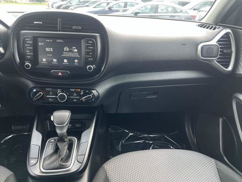 Used 2021 Kia Soul LX FWD image 11