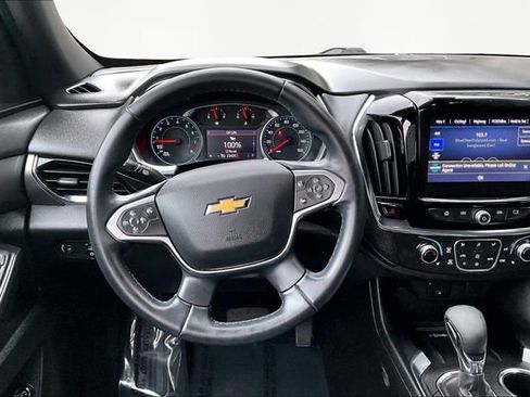 Used 2023 Chevrolet Traverse LT image 8