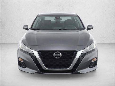 Used 2019 Nissan Altima 2.5 SL FWD image 2