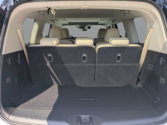Used 2025 Nissan Armada Platinum w/ Convenience Package RWD image 12