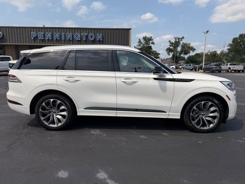 Used 2022 Lincoln Aviator Grand Touring w/ Equipment Group 301A AWD/4WD image 10