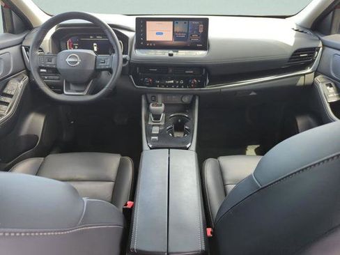 Certified 2025 Nissan Rogue SL FWD image 21