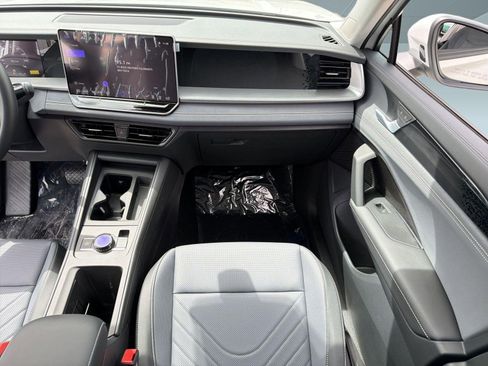 New 2026 Volkswagen Tiguan SE AWD/4WD image 27