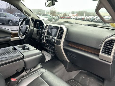 Used 2017 Ford F150 Lariat w/ Trailer Tow Package image 16