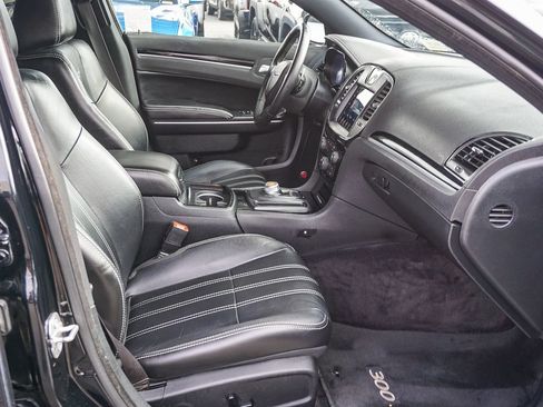 Used 2017 Chrysler 300 S RWD image 13
